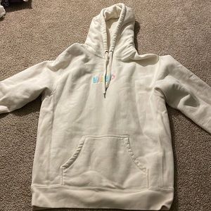 L views sweatshirt